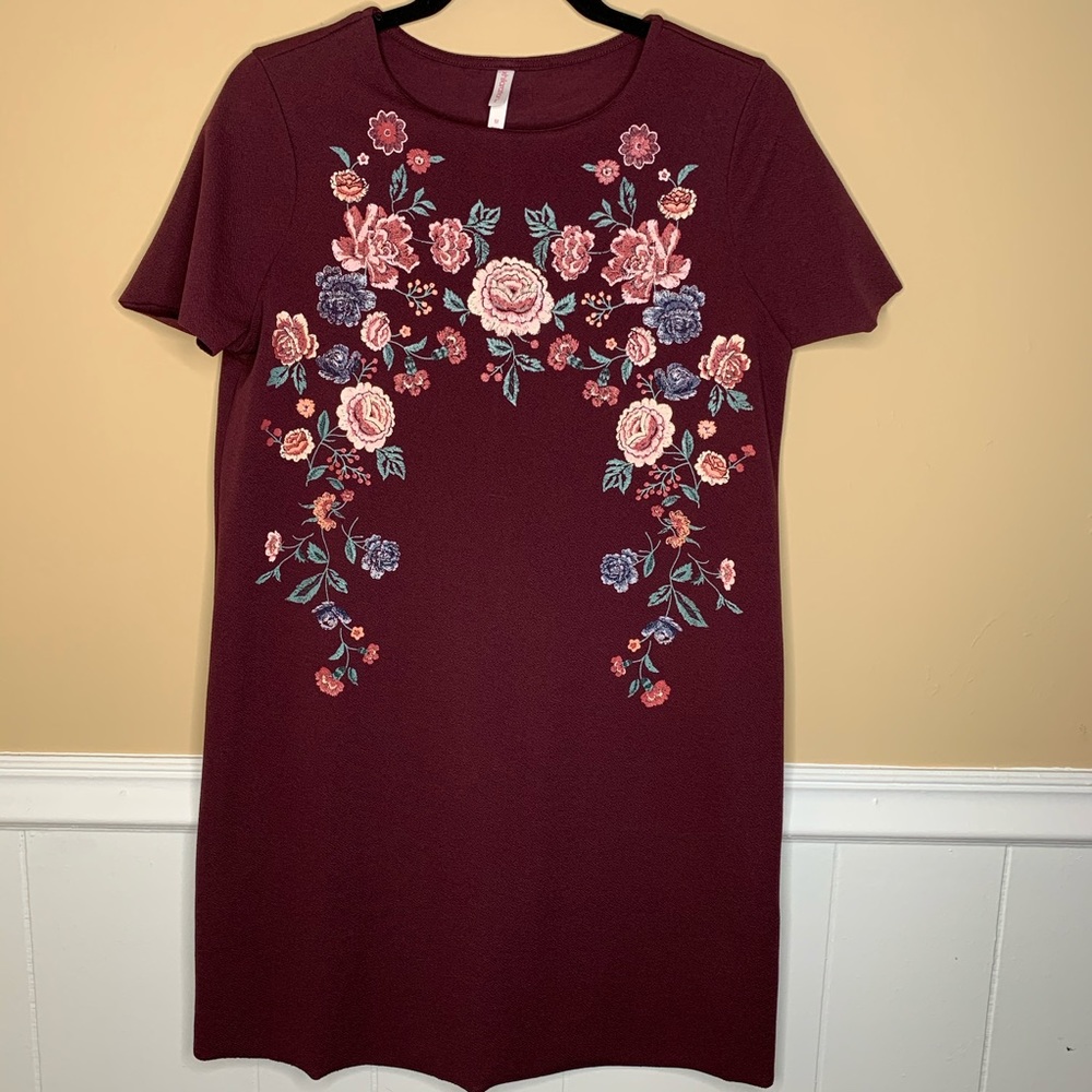 Xhiliration Burgundy Flower Print Dress